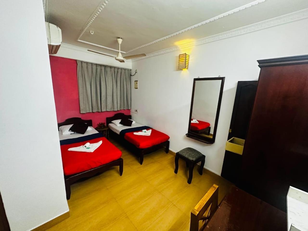 Xhostel Hostel Kochi Eksteriør billede