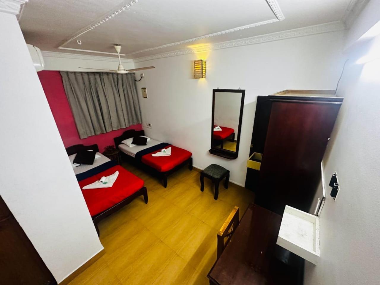 Xhostel Hostel Kochi Eksteriør billede